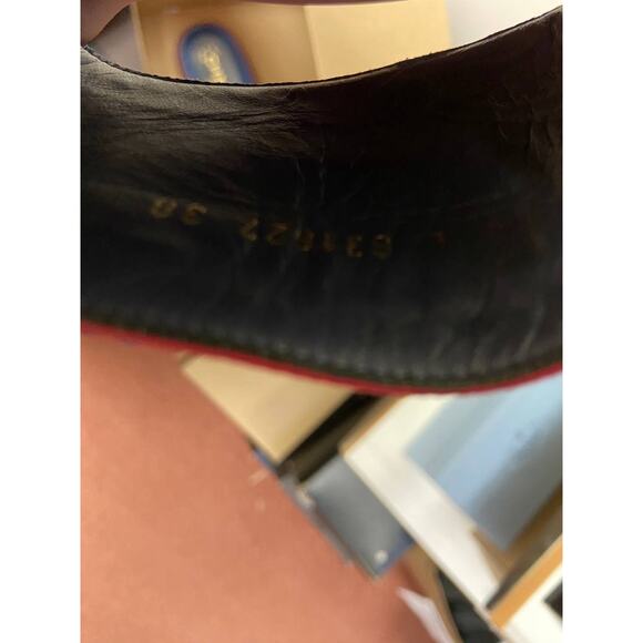 Chanel Pink Textile Slides with Gold Hardware, Size 38 - Picture 7 of 8